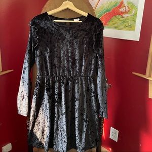 Black long sleeve dress